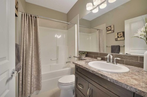 12 Rosse Place, Sylvan Lake, AB - Indoor Photo Showing Bathroom