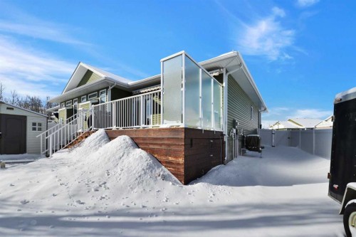 12 Rosse Place, Sylvan Lake, AB - Outdoor With Exterior