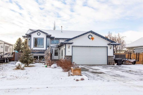 34 Iron Wolf Ridge, Lacombe, AB - Outdoor