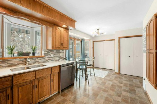 6418 55 Avenue, Ponoka, AB - Indoor Photo Showing Kitchen With Double Sink