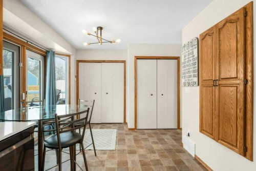 6418 55 Avenue, Ponoka, AB - Indoor Photo Showing Dining Room