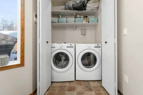 6418 55 Avenue, Ponoka, AB - Indoor Photo Showing Laundry Room