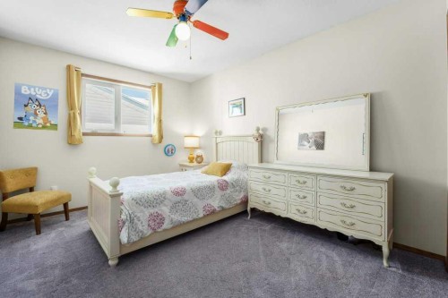 6418 55 Avenue, Ponoka, AB - Indoor Photo Showing Bedroom