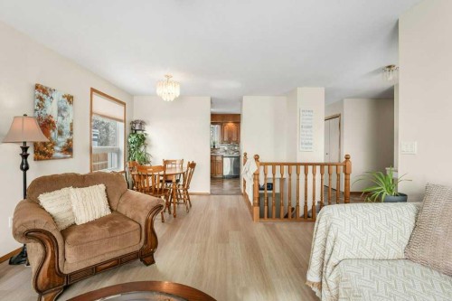 6418 55 Avenue, Ponoka, AB - Indoor Photo Showing Living Room