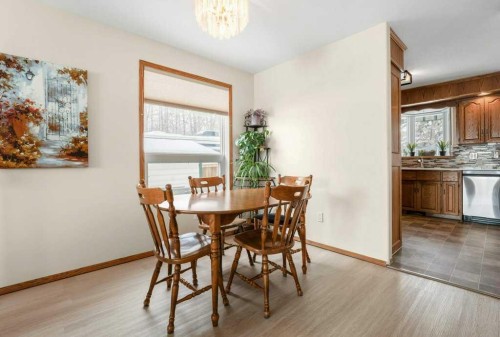 6418 55 Avenue, Ponoka, AB - Indoor Photo Showing Dining Room