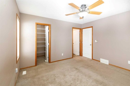 30 Ireland Crescent, Red Deer, AB - Indoor Photo Showing Other Room