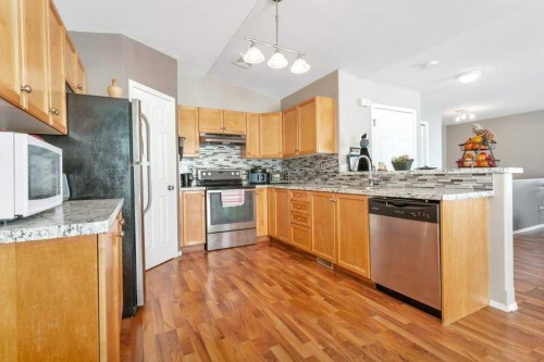 49-103 Addington Drive, Red Deer, AB - Indoor Photo Showing Kitchen