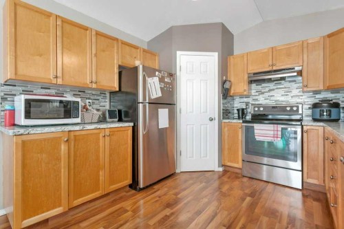 49-103 Addington Drive, Red Deer, AB - Indoor Photo Showing Kitchen