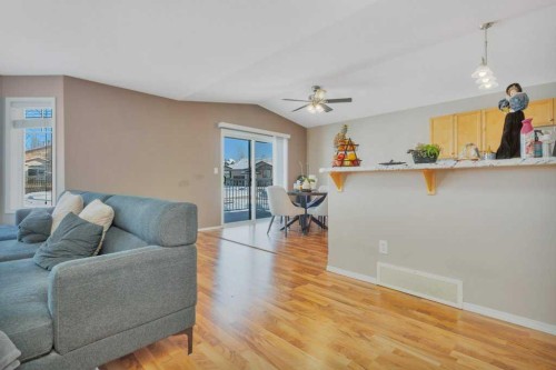 49-103 Addington Drive, Red Deer, AB - Indoor Photo Showing Living Room
