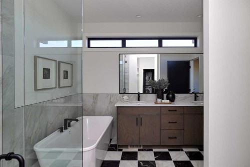 14 Blue Heron Row Se, Calgary, AB - Indoor Photo Showing Bathroom