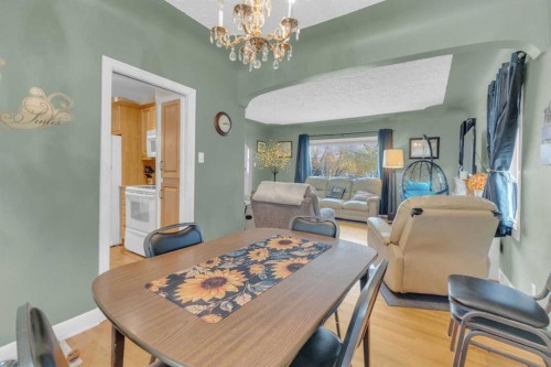 602 Partridge Drive, Pelican Point, AB - Indoor Photo Showing Dining Room