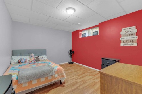 602 Partridge Drive, Pelican Point, AB - Indoor Photo Showing Bedroom