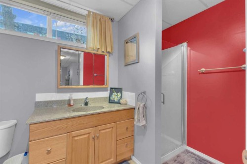 602 Partridge Drive, Pelican Point, AB - Indoor Photo Showing Bathroom