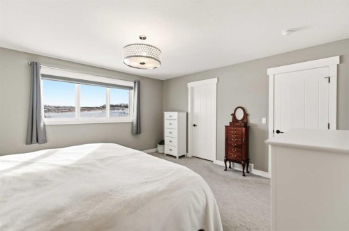 19 Vanveller Way, Sylvan Lake, AB - Indoor Photo Showing Bedroom