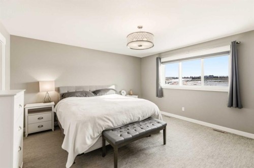 19 Vanveller Way, Sylvan Lake, AB - Indoor Photo Showing Bedroom