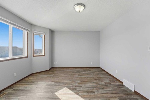 25 Winston Place, Blackfalds, AB - Indoor Photo Showing Other Room