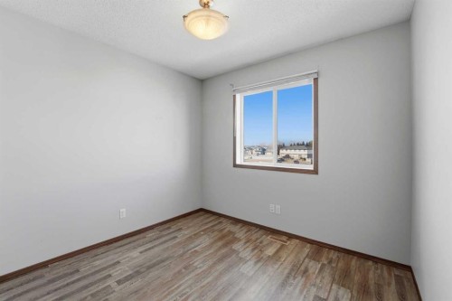 25 Winston Place, Blackfalds, AB - Indoor Photo Showing Other Room