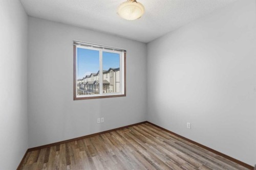 25 Winston Place, Blackfalds, AB - Indoor Photo Showing Other Room