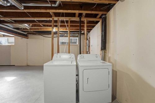 25 Winston Place, Blackfalds, AB - Indoor Photo Showing Laundry Room