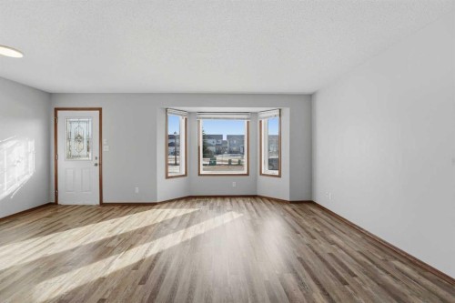 25 Winston Place, Blackfalds, AB - Indoor Photo Showing Other Room