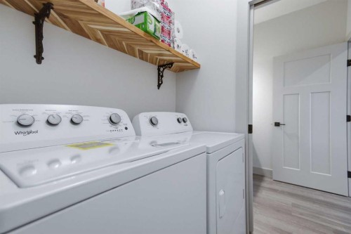 3-5324 49 Avenue, Lacombe, AB - Indoor Photo Showing Laundry Room
