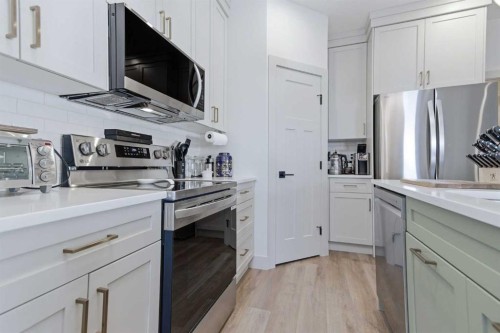 3-5324 49 Avenue, Lacombe, AB - Indoor Photo Showing Kitchen