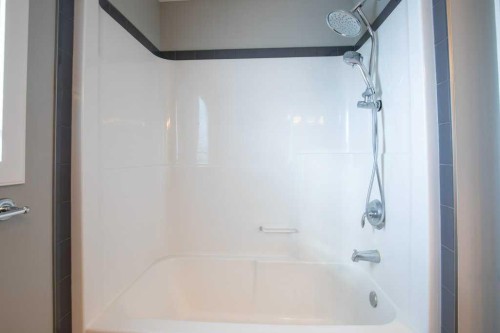 143 Vanier Drive, Red Deer, AB - Indoor Photo Showing Bathroom