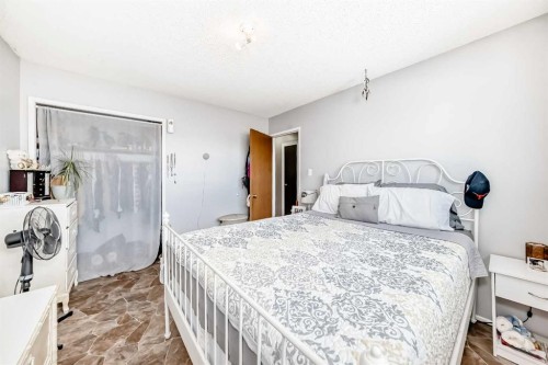 4105 53 Avenue, Innisfail, AB - Indoor Photo Showing Bedroom