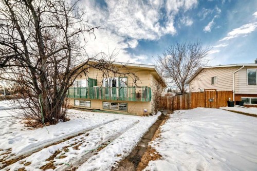 4105 53 Avenue, Innisfail, AB - Outdoor