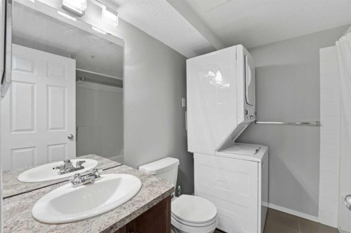 310-3 Broadway Rise, Sylvan Lake, AB - Indoor Photo Showing Other Room