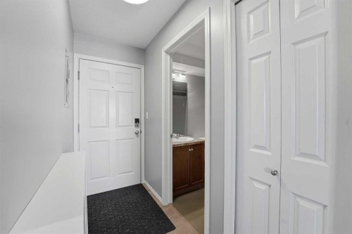 310-3 Broadway Rise, Sylvan Lake, AB - Indoor Photo Showing Other Room