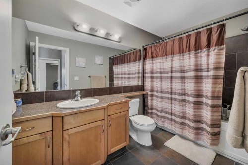 55 Carter Close, Red Deer, AB - Indoor Photo Showing Bathroom