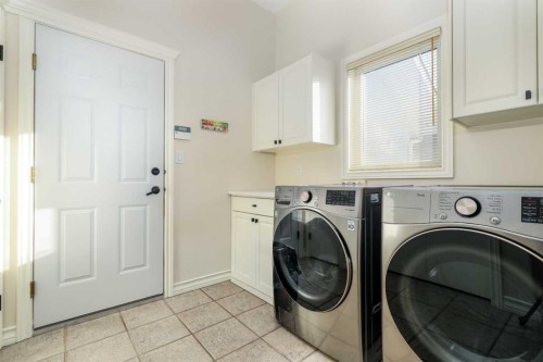 147 Alexander Crescent, Red Deer, AB - Indoor Photo Showing Laundry Room