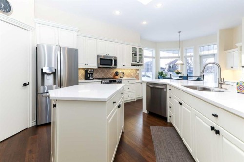 147 Alexander Crescent, Red Deer, AB - Indoor Photo Showing Kitchen With Double Sink With Upgraded Kitchen