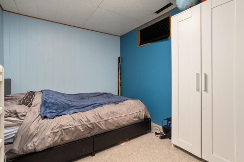 5402 52 Street, Bashaw, AB - Indoor Photo Showing Bedroom
