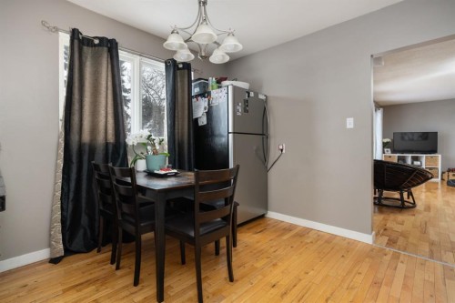 5402 52 Street, Bashaw, AB - Indoor Photo Showing Dining Room