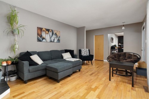 5402 52 Street, Bashaw, AB - Indoor Photo Showing Living Room