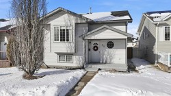 32 Dynes Street  Red Deer, AB T4R 3C3