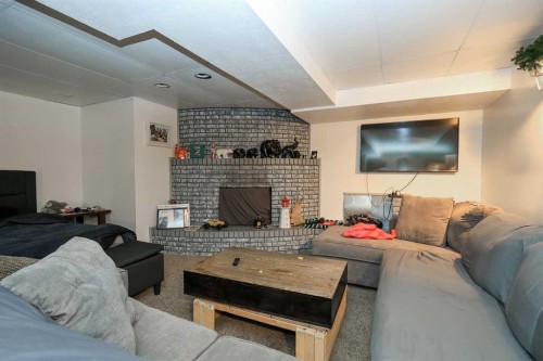 49 Overdown Drive, Red Deer, AB - Indoor Photo Showing Living Room