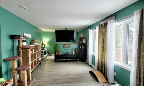 2 Westheights Drive, Didsbury, AB - Indoor