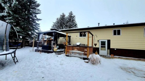 2 Westheights Drive, Didsbury, AB - Outdoor With Exterior