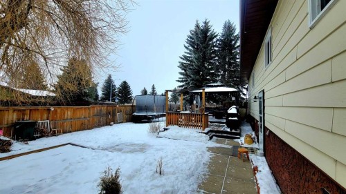 2 Westheights Drive, Didsbury, AB - Outdoor