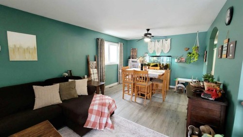 2 Westheights Drive, Didsbury, AB - Indoor