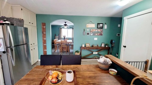 2 Westheights Drive, Didsbury, AB - Indoor