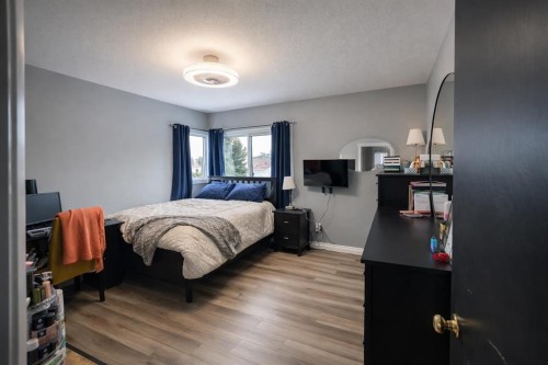 4910 53 Avenue, Rimbey, AB - Indoor Photo Showing Bedroom