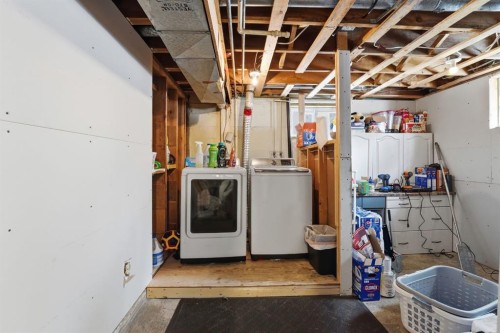 4910 53 Avenue, Rimbey, AB - Indoor Photo Showing Laundry Room