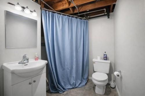 4910 53 Avenue, Rimbey, AB - Indoor Photo Showing Bathroom