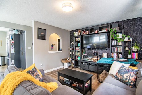 4910 53 Avenue, Rimbey, AB - Indoor Photo Showing Living Room