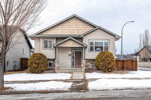 95 Inglewood Drive  Red Deer, AB T4R 0B2