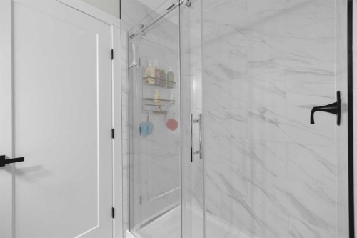 42 Valley Crescent, Lacombe, AB - Indoor Photo Showing Bathroom